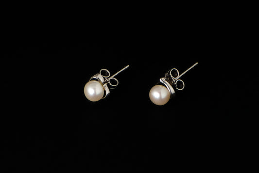 Earring Pearl Stud Heart All Small 5-6mm