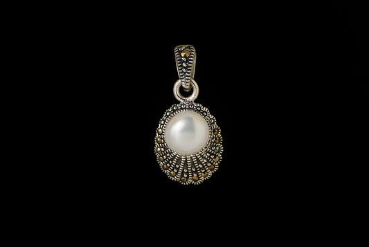 Pendant Pearl with Marcasite Small