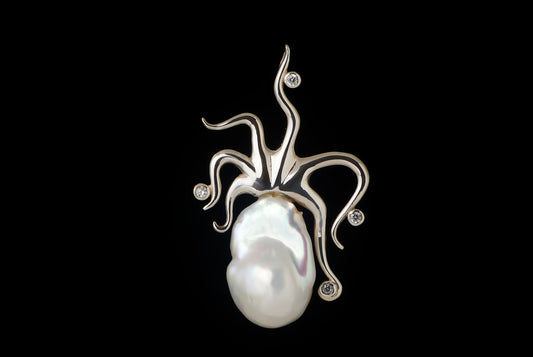 Pendant Pearl Baroque Sotong with Stone 14-15mm