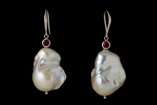 Earring Pearl Baroque Sara with Stone 2.7 x 2cm