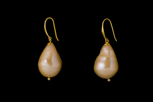 Earring Pearl Baroque with Gold Hook 2.3 x 1.5cm