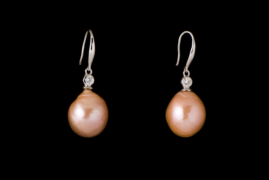 Earring Pearl Baroque Small 19, 13-14mm