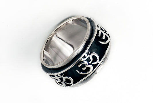 Ring Man Spinning Om India - Bambu Silver Jewellry