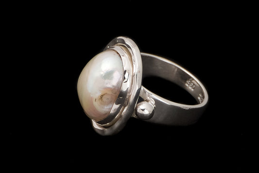 Ring Pearl Abstract Bro Oval