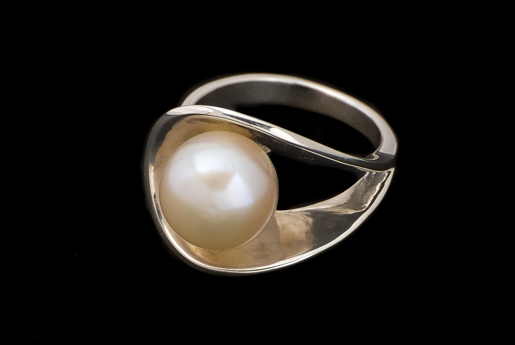 Ring Pearl Lily/Tulip with Hole