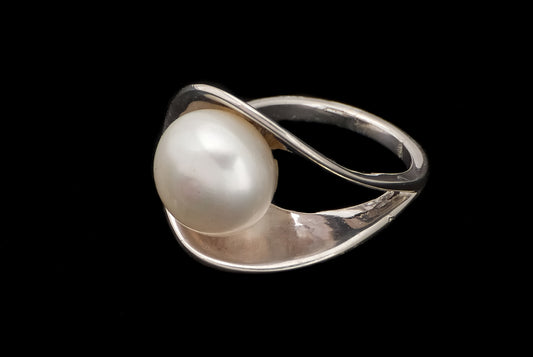 Ring Pearl Lily/Tulip with Hole