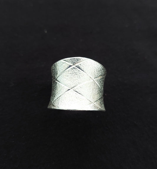 Ring Hills Cross Lines 2cm Free Size