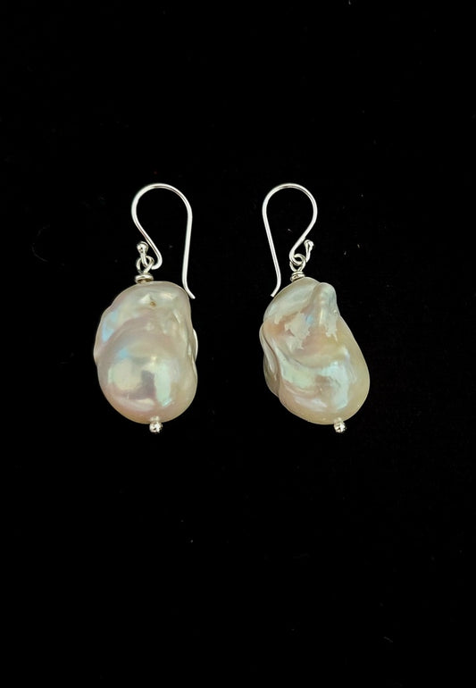 Earring Pearl Baroque Small 2.5 cm X 1.8cm