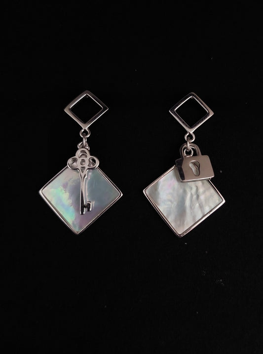 Earring Shell With Key