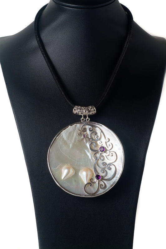 Pendant Pearl Shell Decor Large 9cm