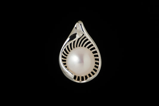 Pendant Pearl Shell Small 2.2cm