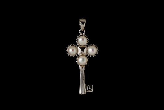 Pendant Pearl Key 4x2cm