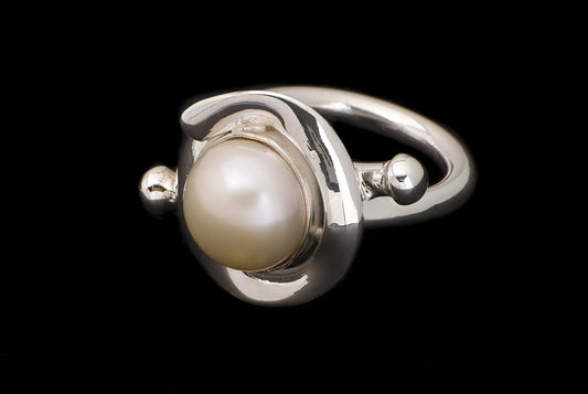 Ring Pearl Bro Abstract