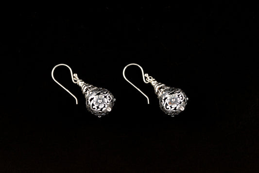 Earring Ball Flower Oxid