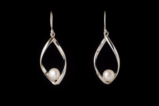 Earring Abstract with Pearl